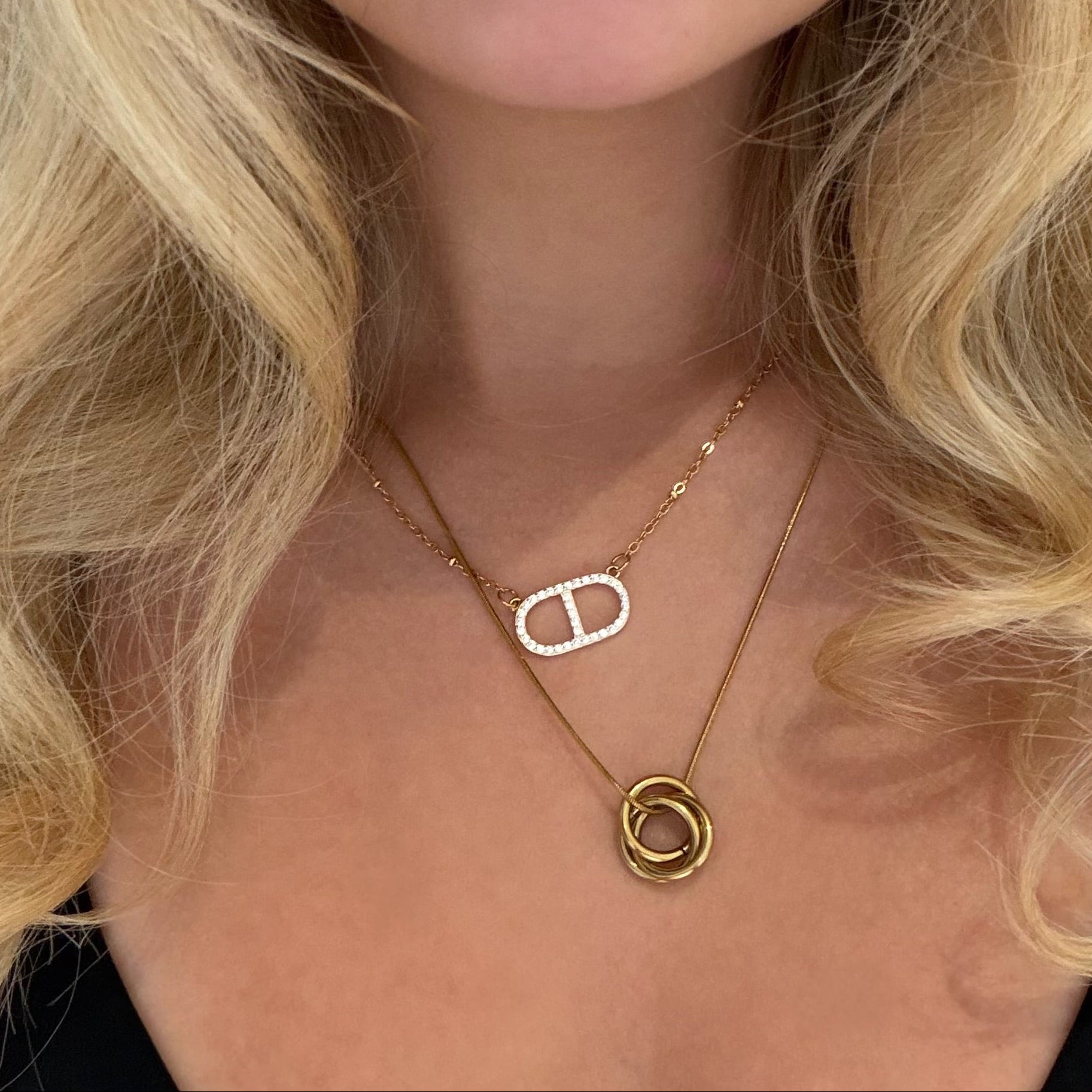 Elongated Link Pendant Necklace with Polished Metal Finish