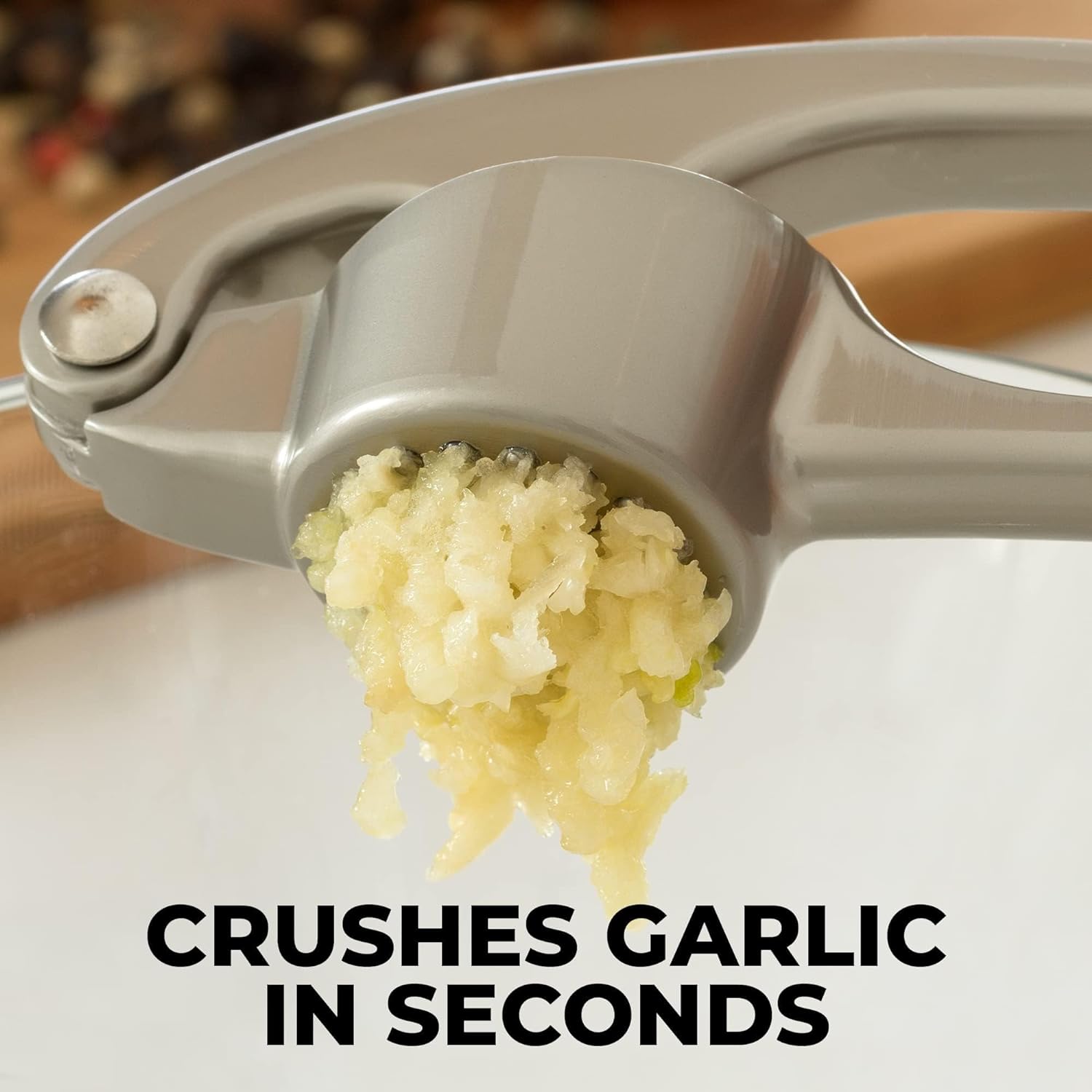 Garlic Press with One-Handed Operation and 37 Precision Holes