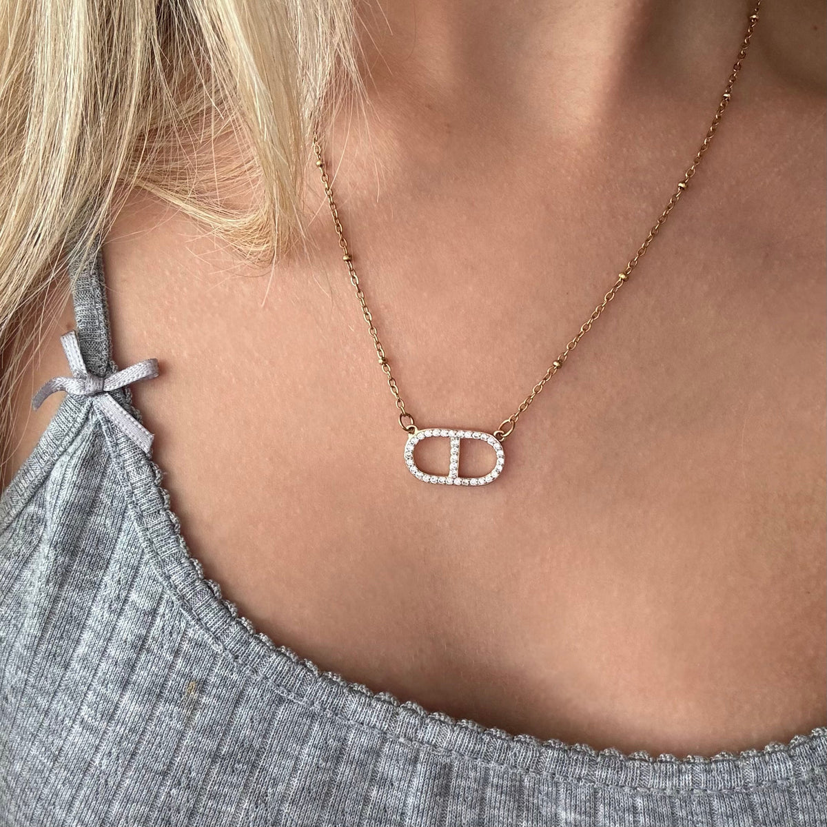 Elongated Link Pendant Necklace with Polished Metal Finish