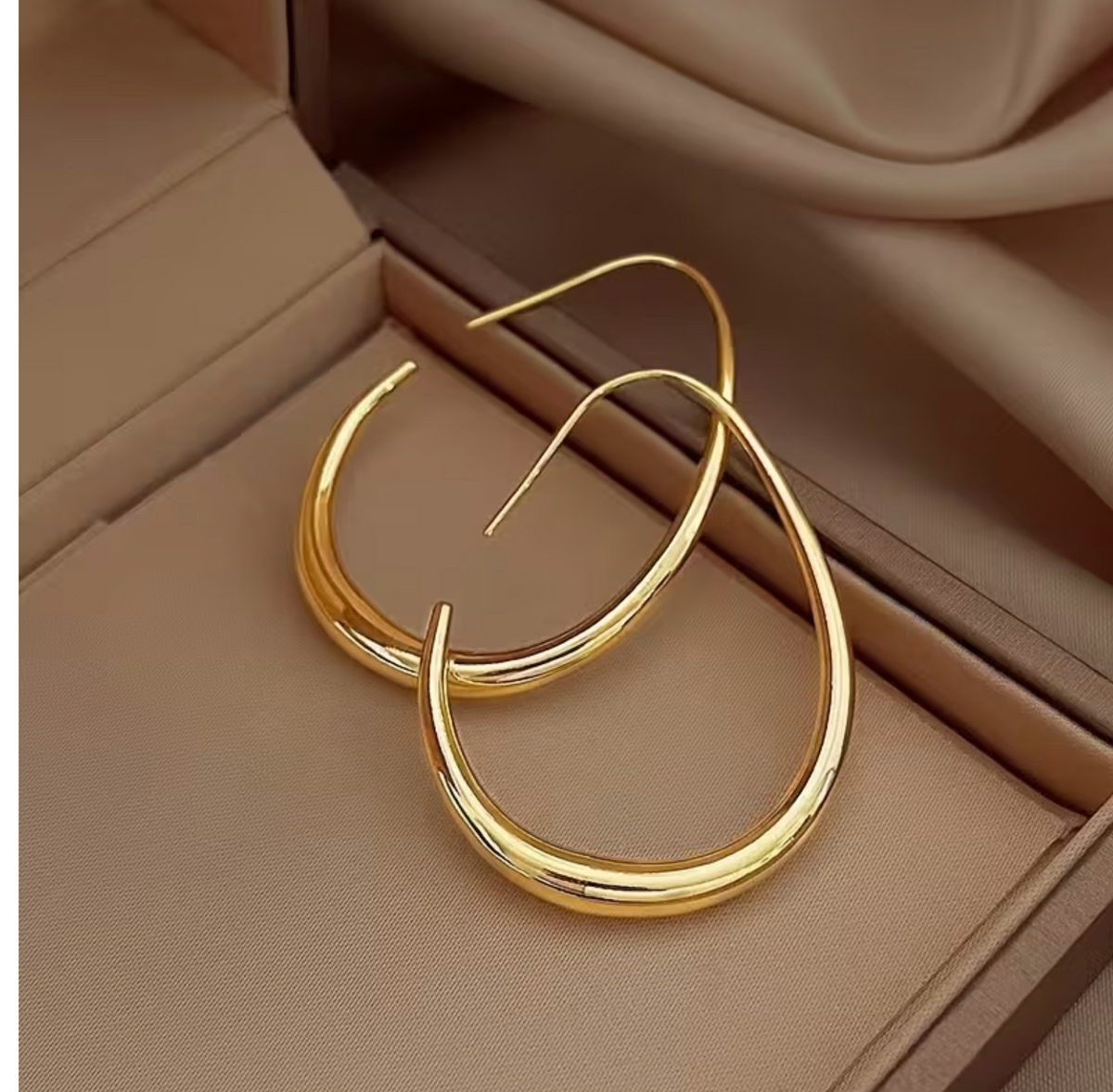 Teardrop Hoop Earrings with Vintage Design and Alloy Construction for Formal Events