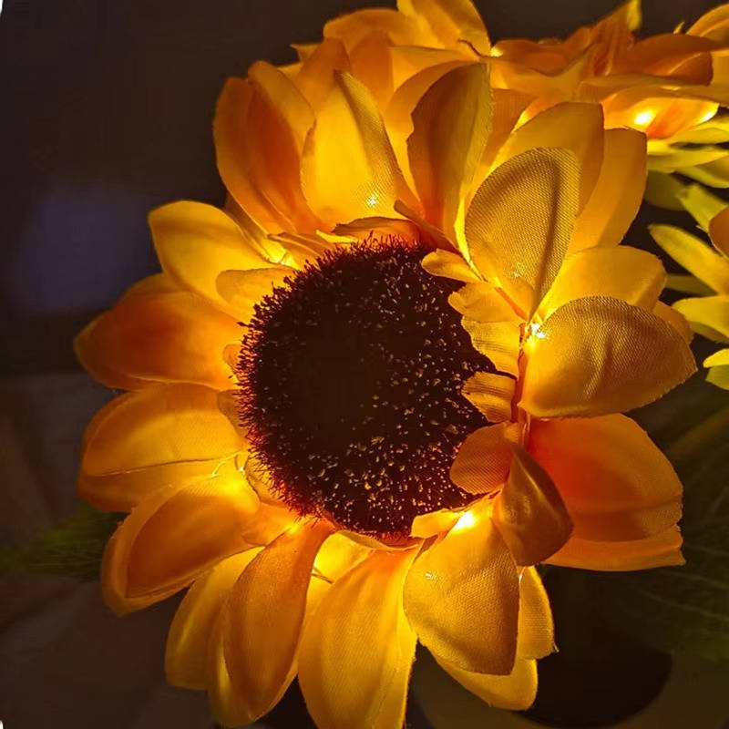 Floral LED Night Light with Flexible Copper Wire Stem and Adjustable Brightness