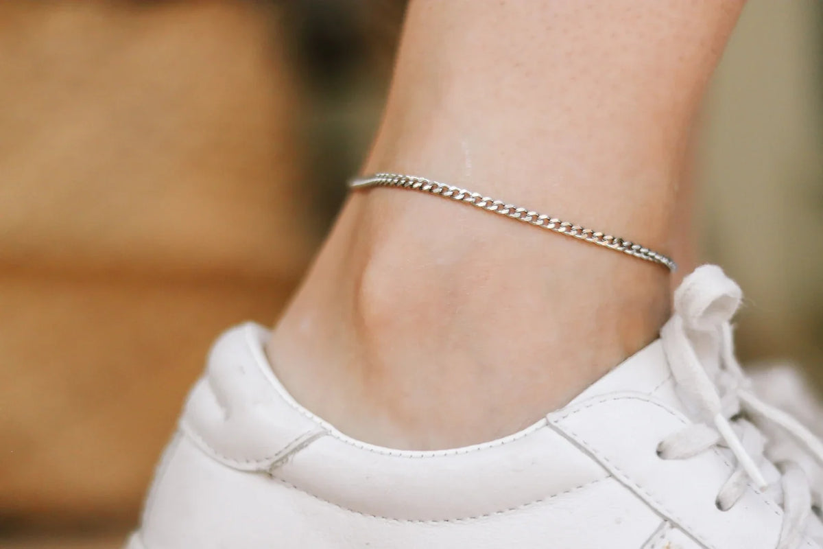 Stainless Steel Chain Anklet with Silver Tone Finish and Clasp Closure