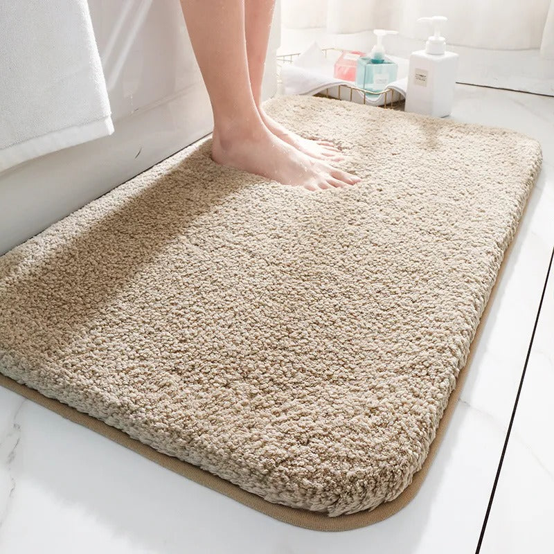 Plush Bathroom Mat with Moisture-Absorbing Fibers and Non-Slip Backing
